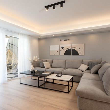 Luxury 4 Bedrooms Apartment Near Flisvos Marina Piraeus Buitenkant foto