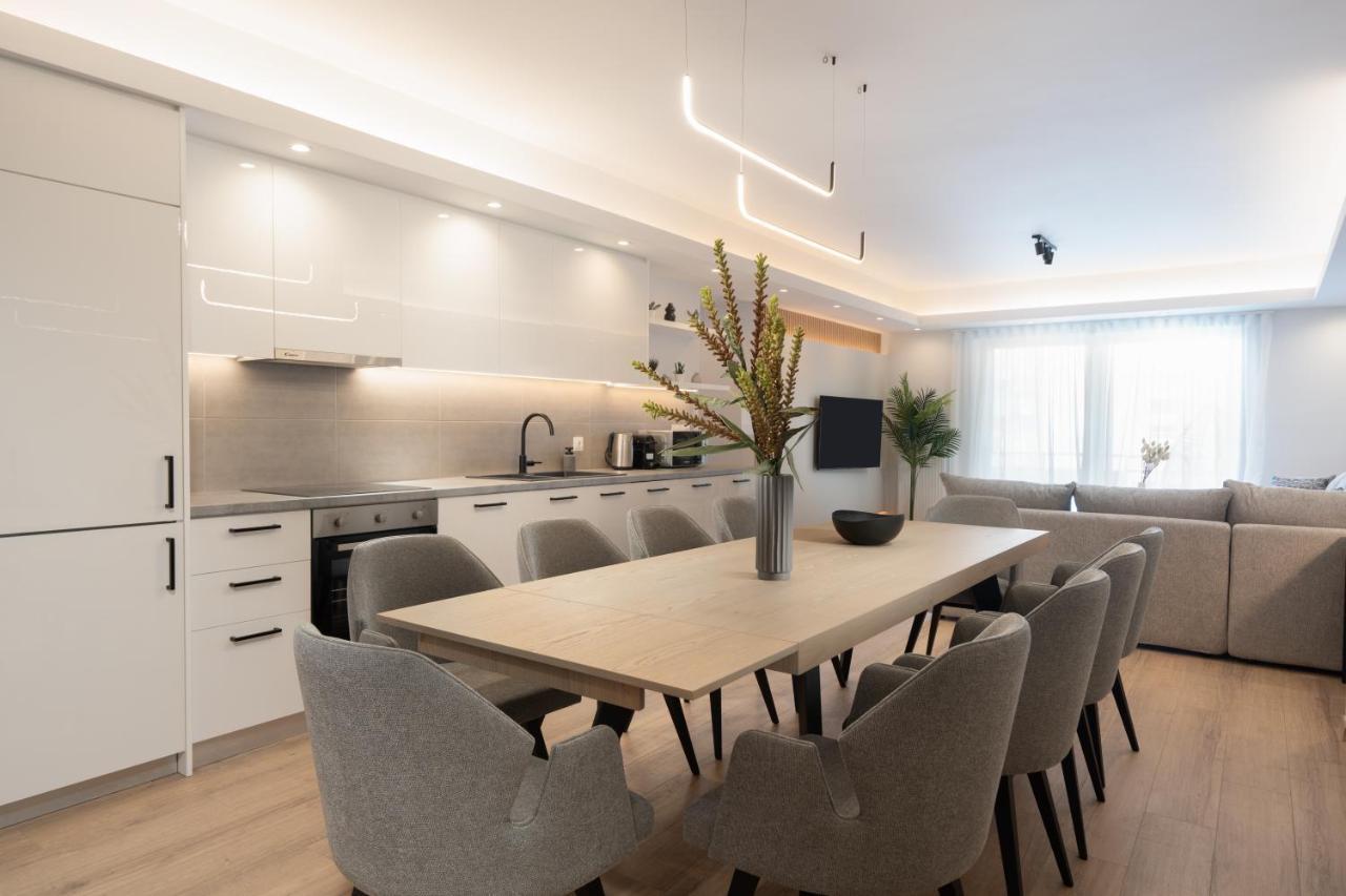 Luxury 4 Bedrooms Apartment Near Flisvos Marina Piraeus Buitenkant foto