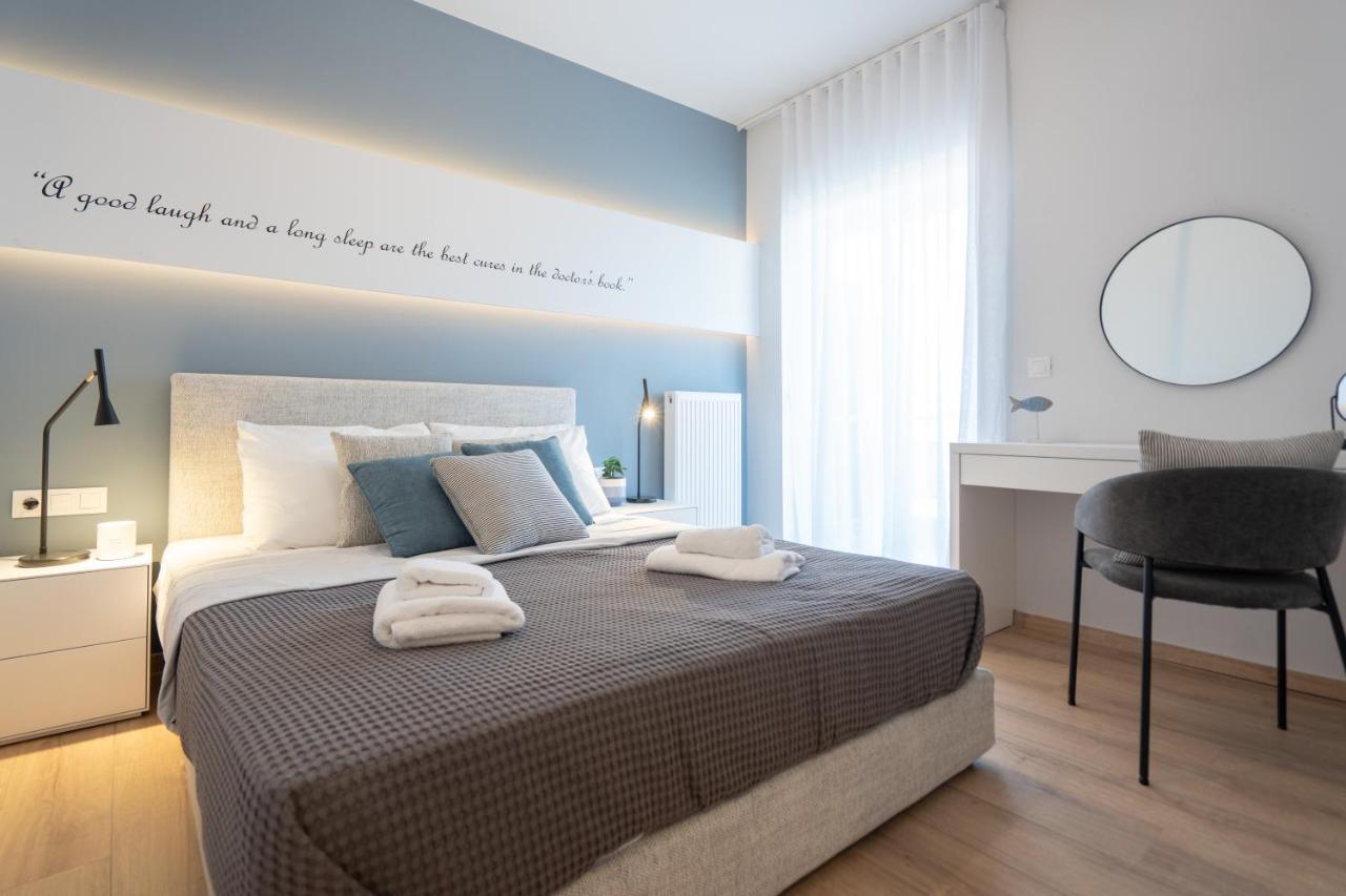 Luxury 4 Bedrooms Apartment Near Flisvos Marina Piraeus Buitenkant foto