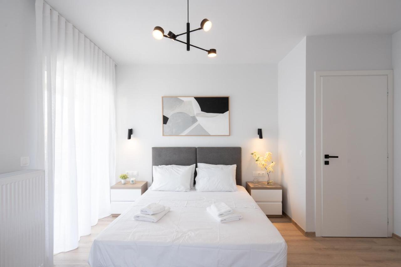 Luxury 4 Bedrooms Apartment Near Flisvos Marina Piraeus Buitenkant foto