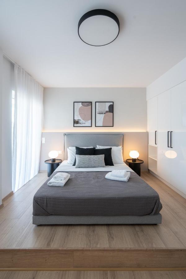Luxury 4 Bedrooms Apartment Near Flisvos Marina Piraeus Buitenkant foto