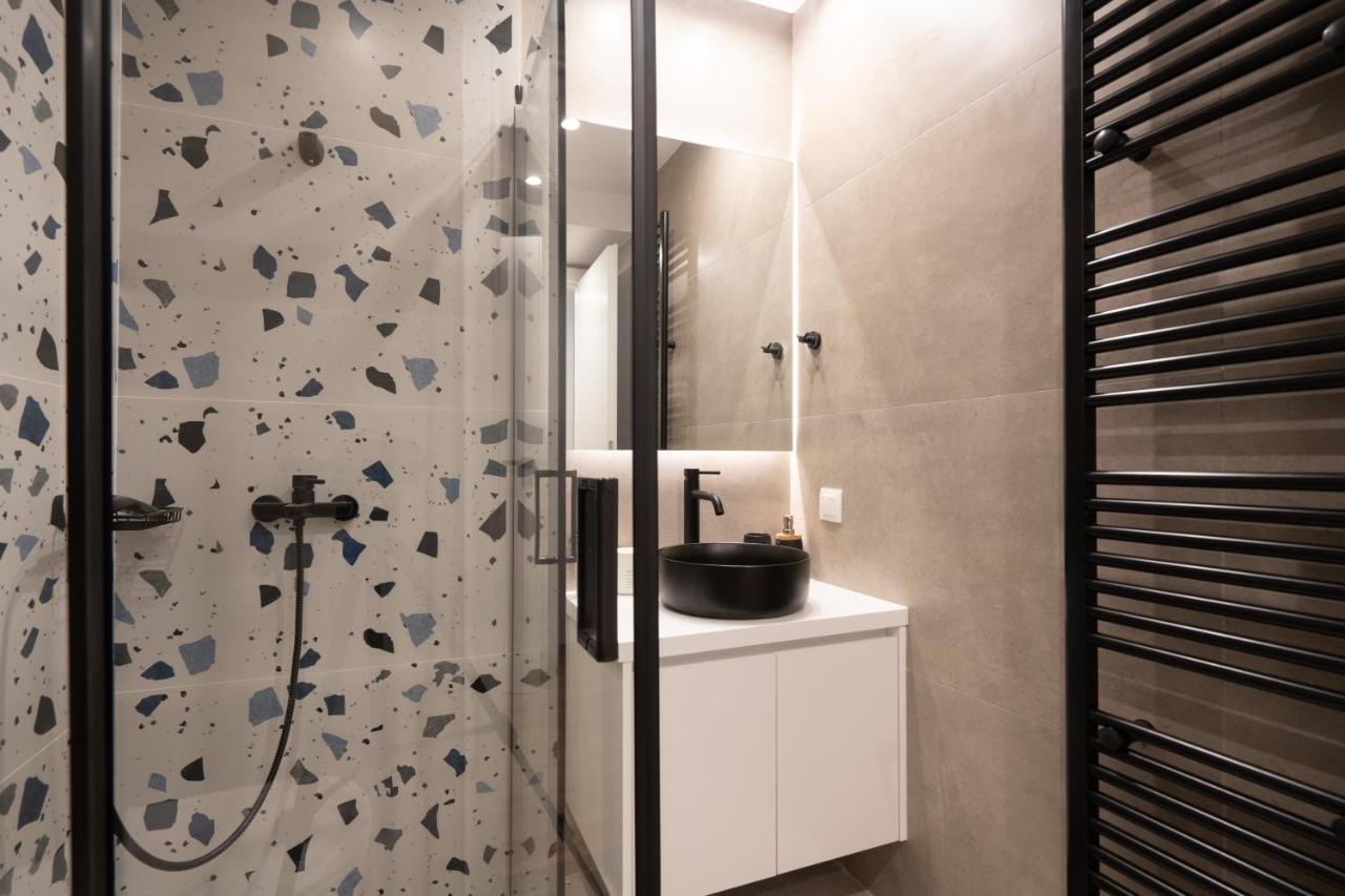 Luxury 4 Bedrooms Apartment Near Flisvos Marina Piraeus Buitenkant foto