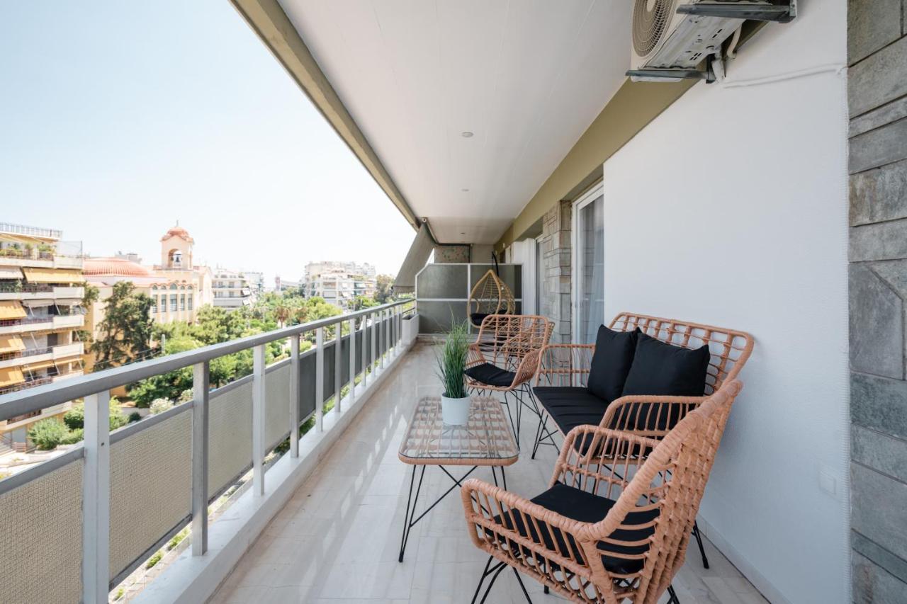 Luxury 4 Bedrooms Apartment Near Flisvos Marina Piraeus Buitenkant foto