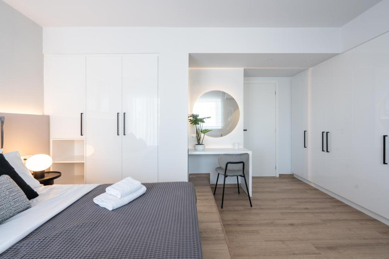 Luxury 4 Bedrooms Apartment Near Flisvos Marina Piraeus Buitenkant foto