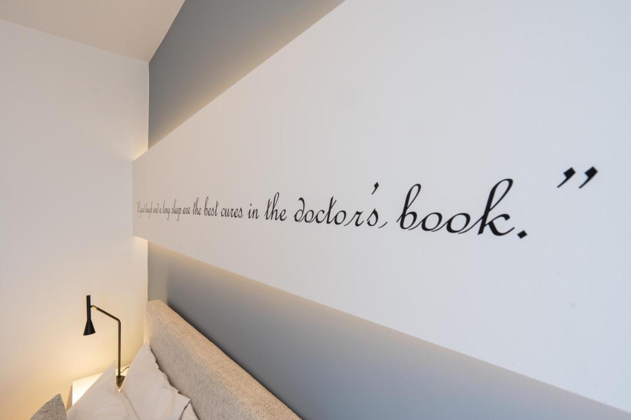 Luxury 4 Bedrooms Apartment Near Flisvos Marina Piraeus Buitenkant foto