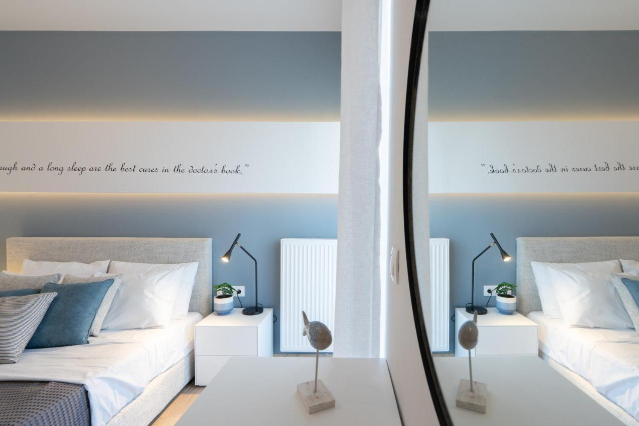 Luxury 4 Bedrooms Apartment Near Flisvos Marina Piraeus Buitenkant foto