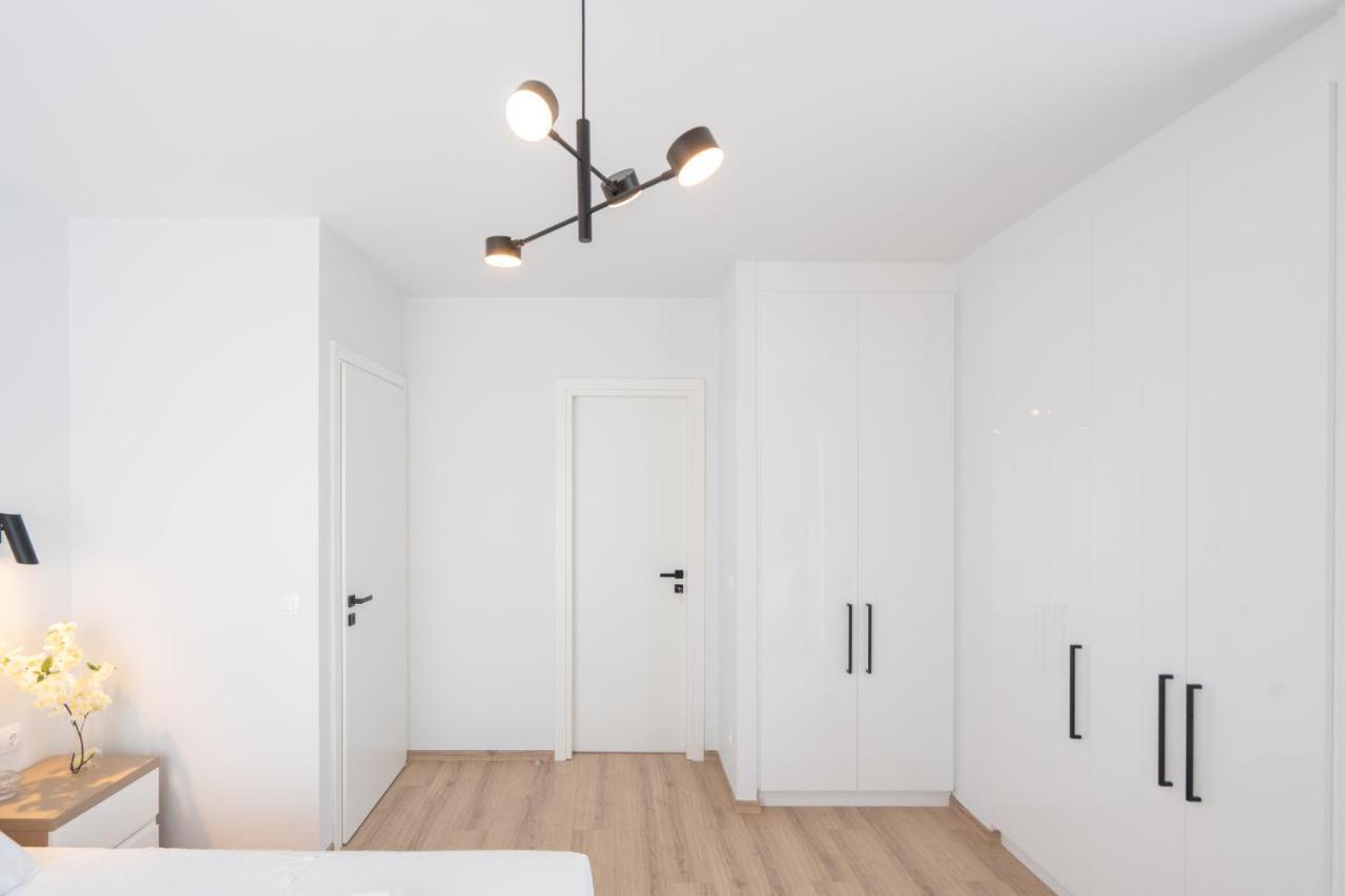 Luxury 4 Bedrooms Apartment Near Flisvos Marina Piraeus Buitenkant foto