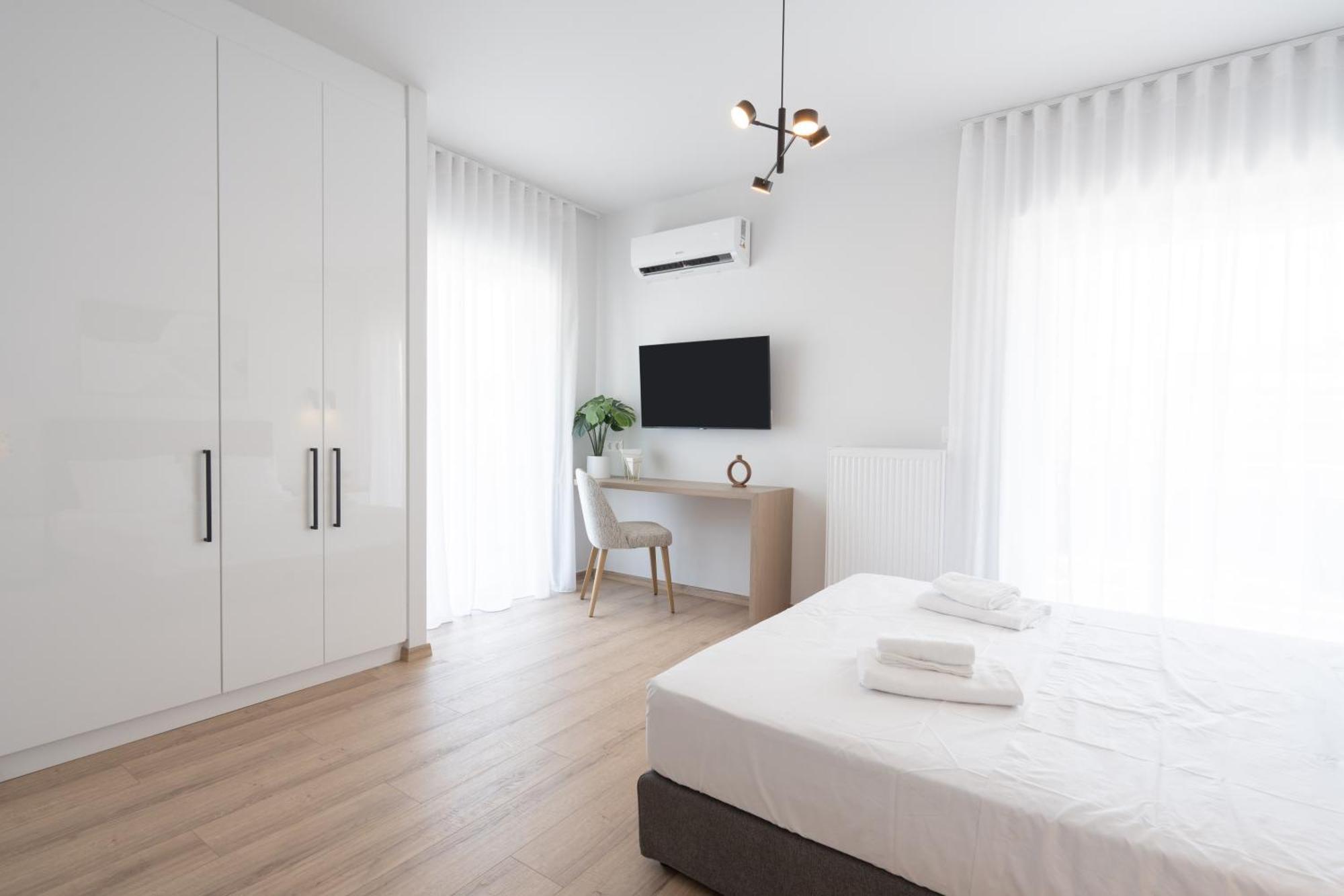 Luxury 4 Bedrooms Apartment Near Flisvos Marina Piraeus Buitenkant foto