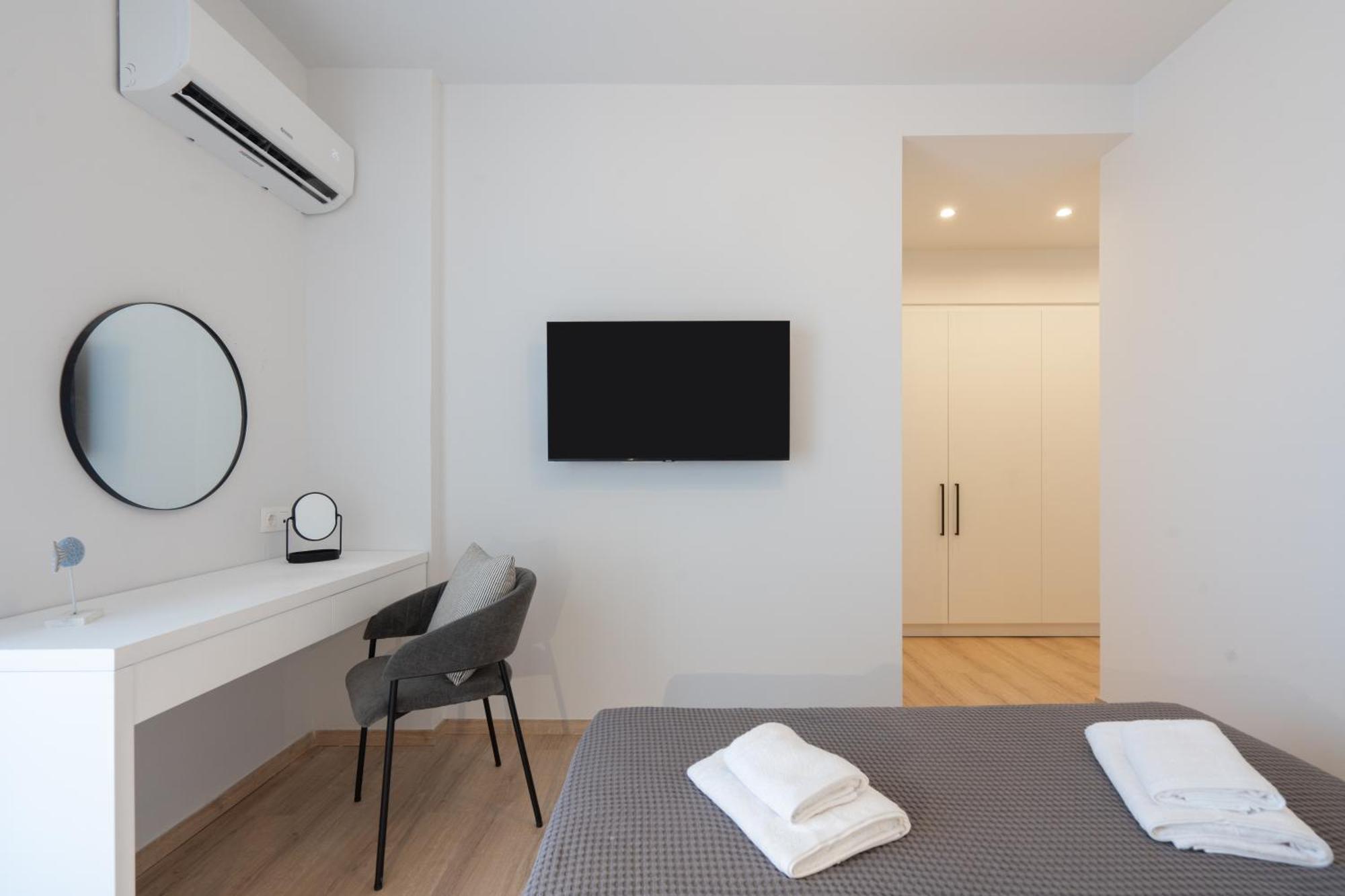 Luxury 4 Bedrooms Apartment Near Flisvos Marina Piraeus Buitenkant foto