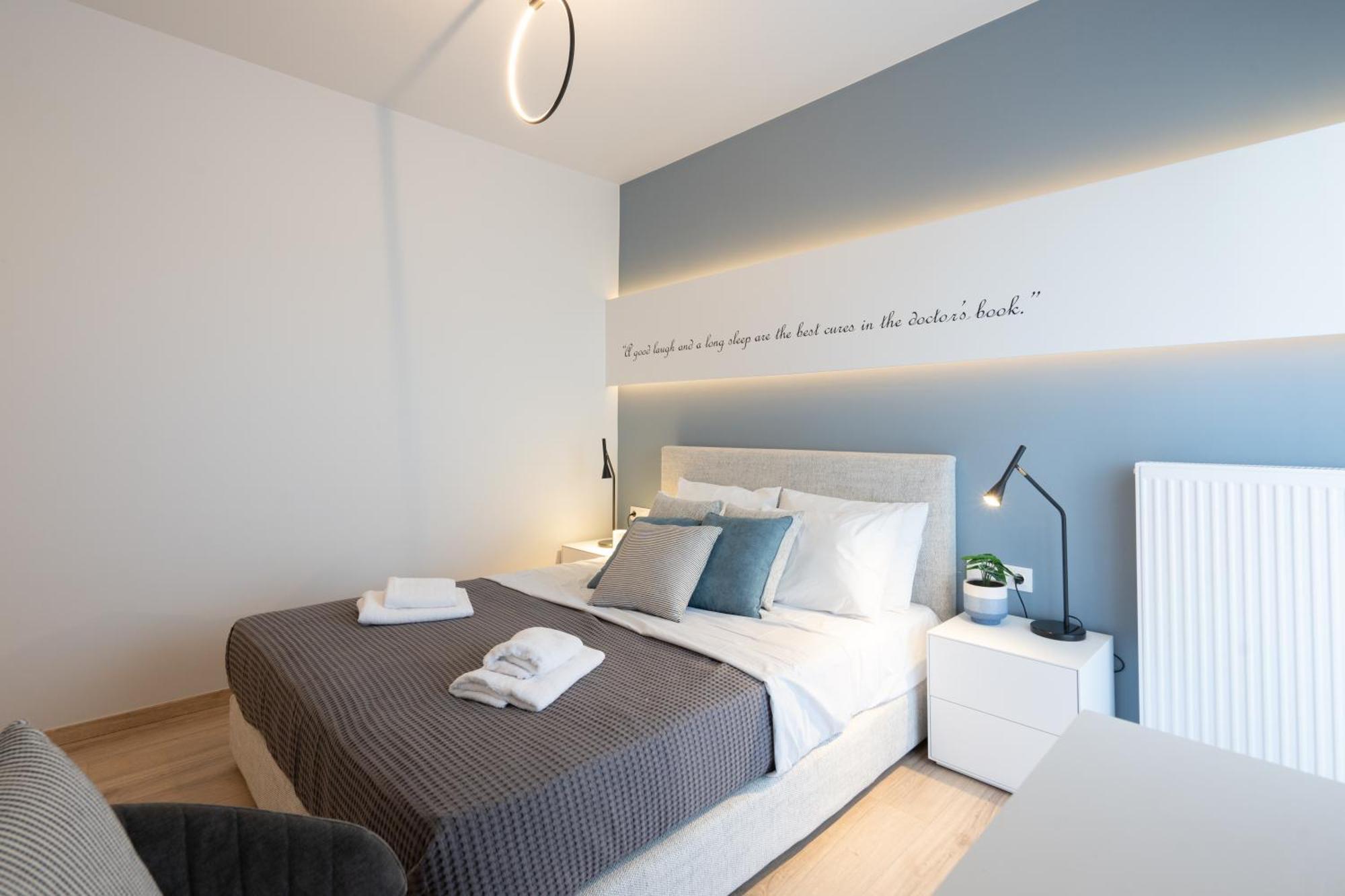 Luxury 4 Bedrooms Apartment Near Flisvos Marina Piraeus Buitenkant foto