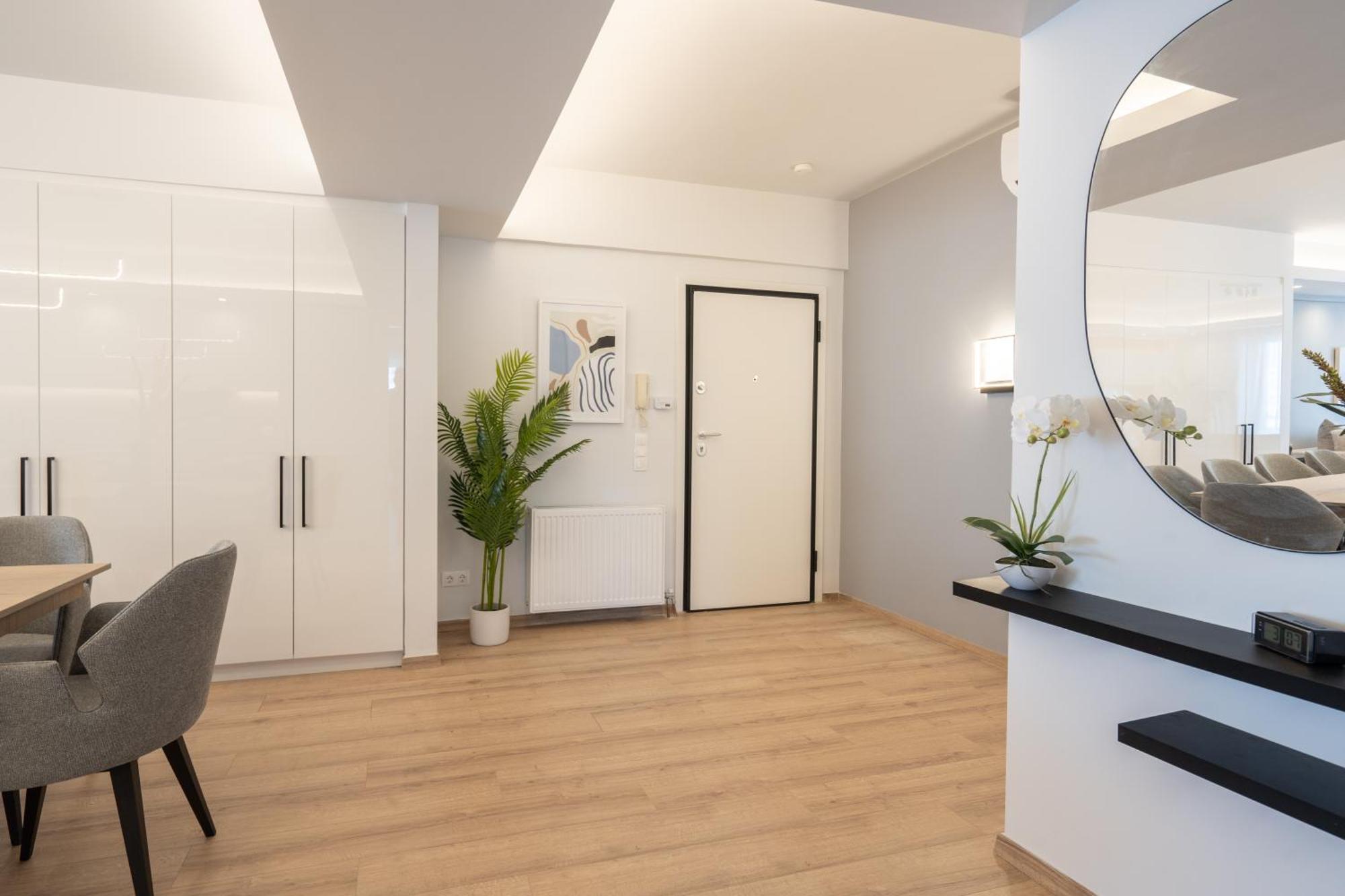 Luxury 4 Bedrooms Apartment Near Flisvos Marina Piraeus Buitenkant foto