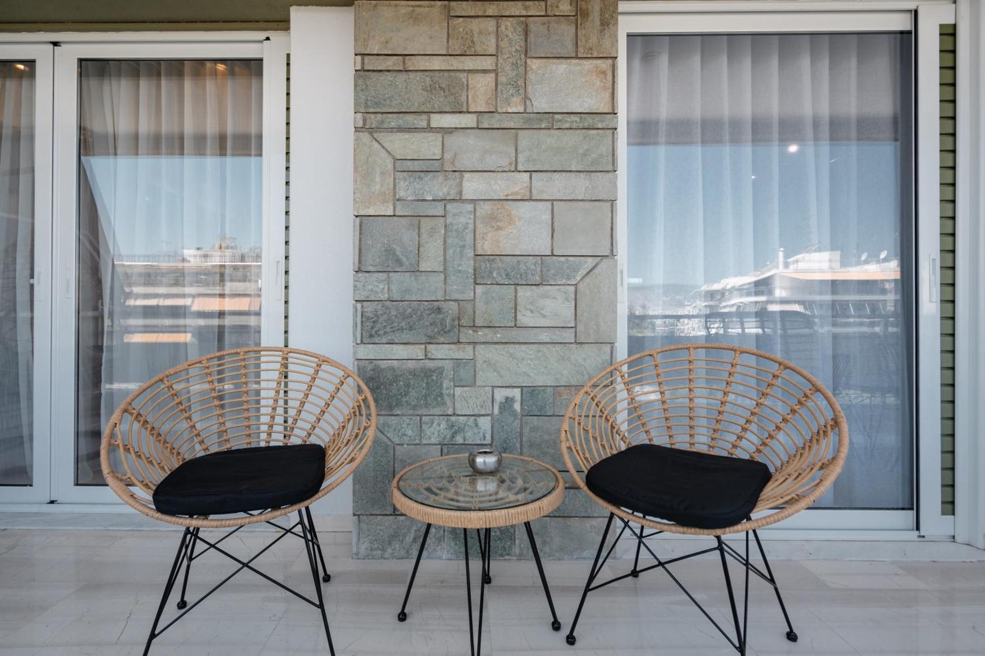 Luxury 4 Bedrooms Apartment Near Flisvos Marina Piraeus Buitenkant foto