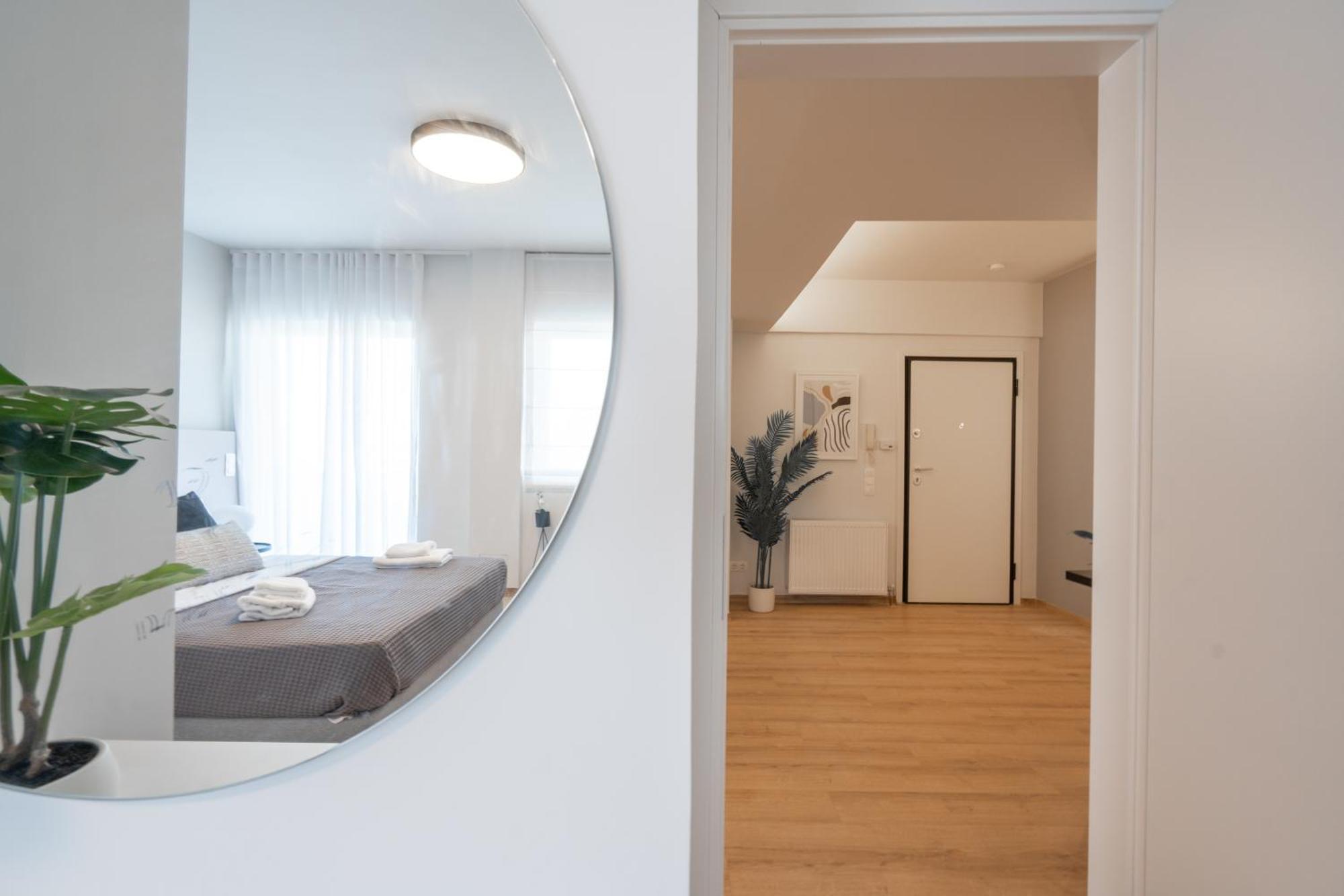 Luxury 4 Bedrooms Apartment Near Flisvos Marina Piraeus Buitenkant foto